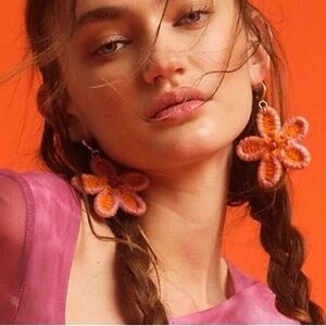 NWT Free People Dahlia Crochet Huggie Hoop flower Earrings - Orange/Pink